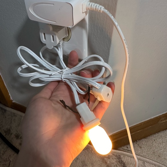 Department 56 The Original Snow Village “Harley-Davidson Motorcycle Shop” - Picture 15 of 16